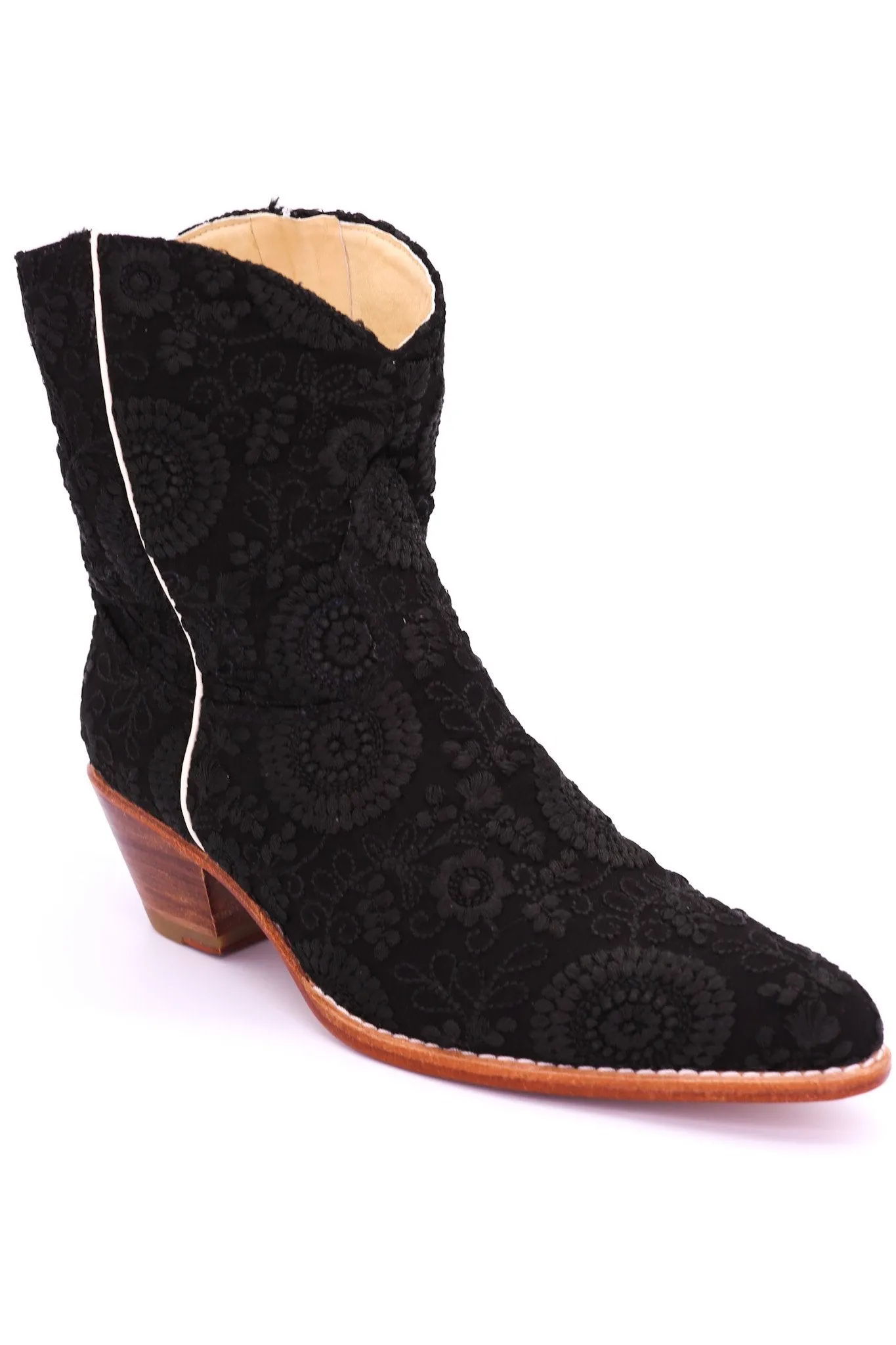 BLACK EMBROIDERED BOOTIES JAUNE