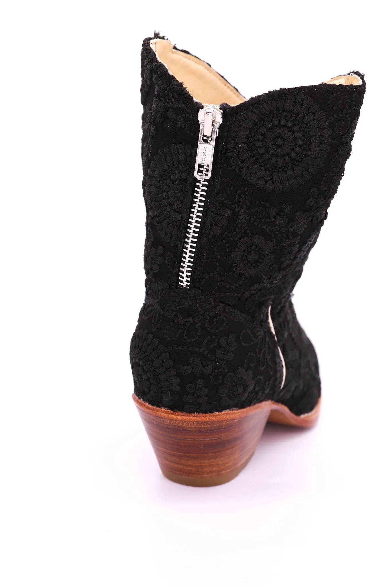 BLACK EMBROIDERED BOOTIES JAUNE