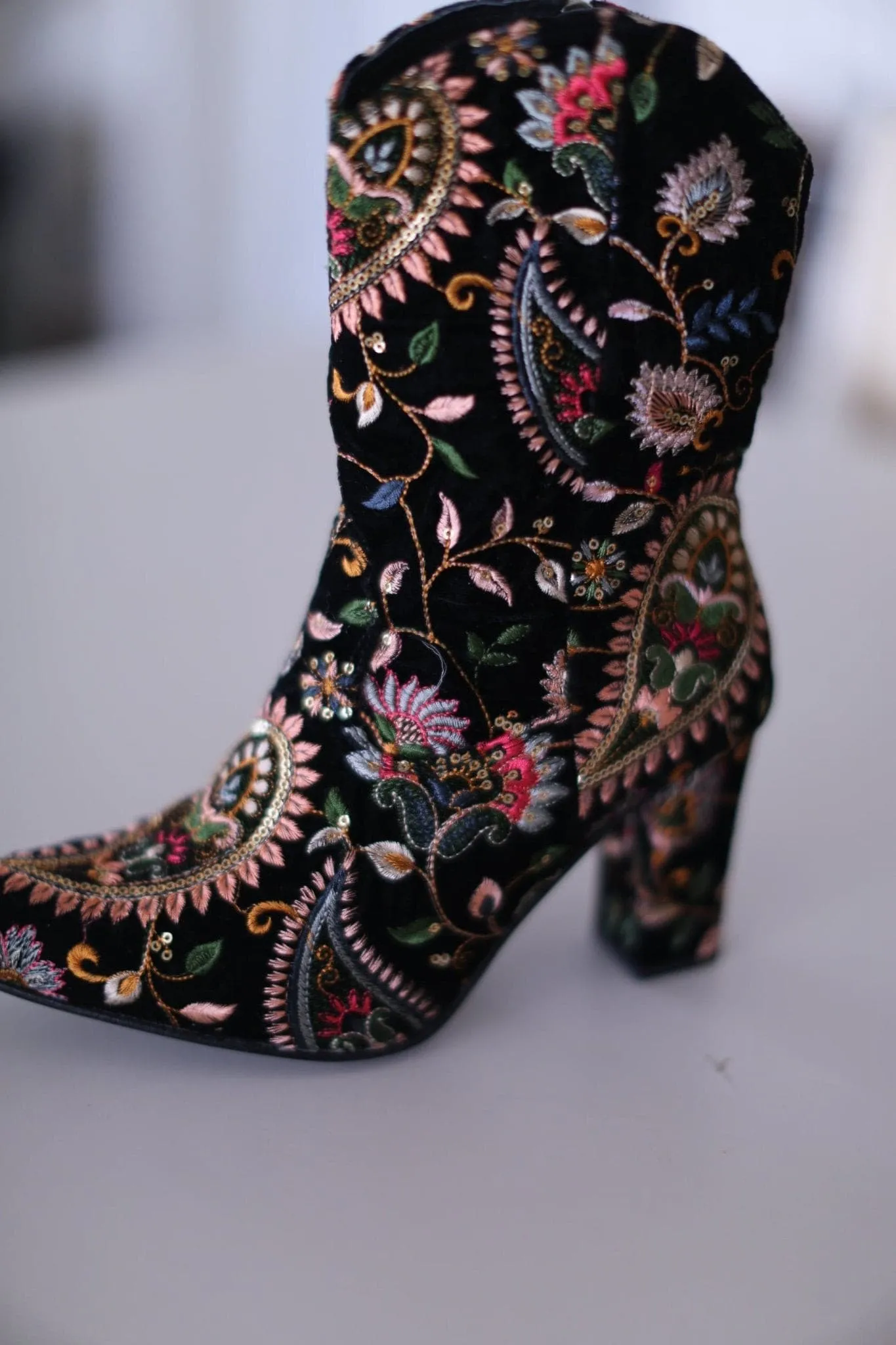 EMBROIDERED BOOTS LOUISE