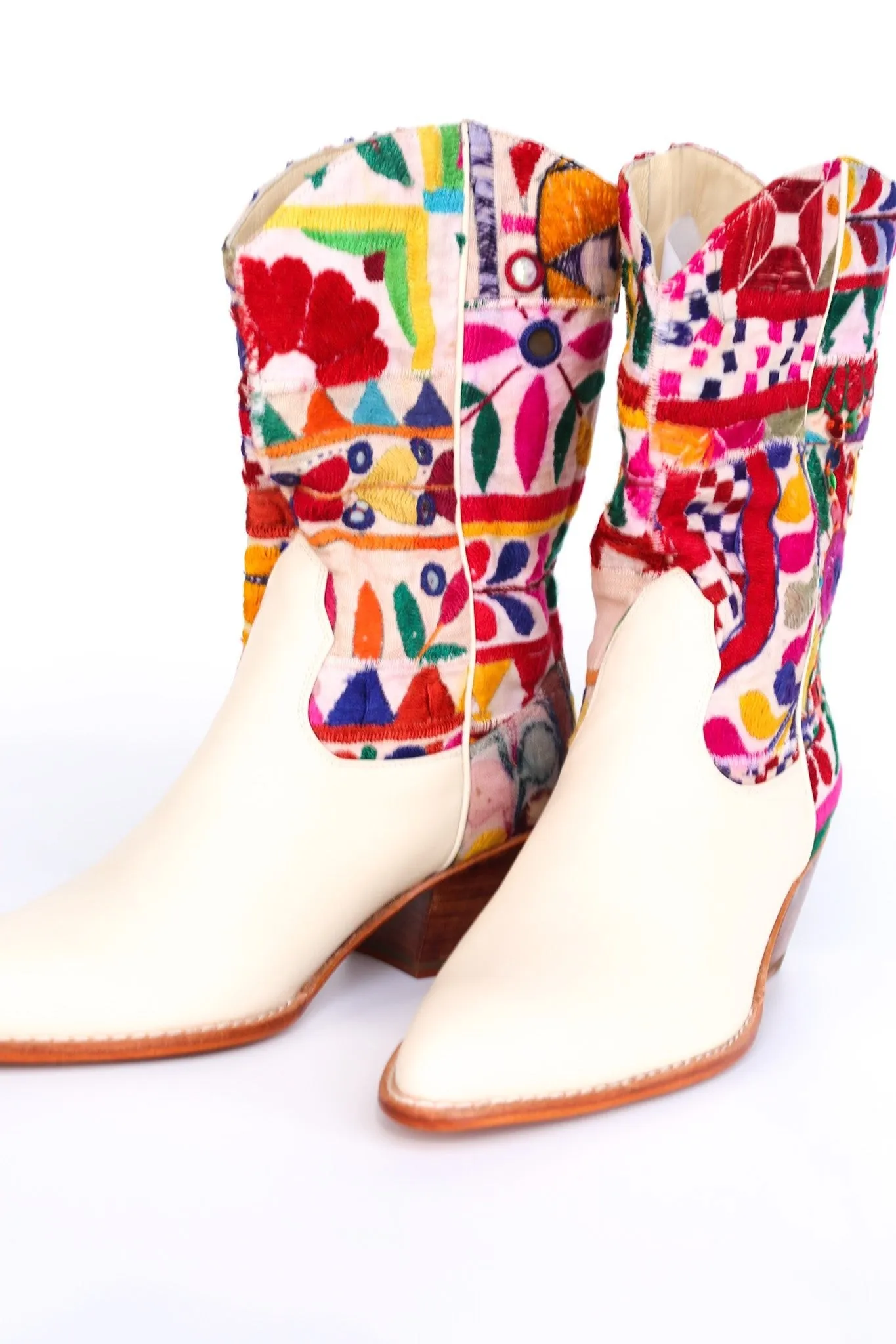 EMBROIDERED PATCHWORK WESTERN BOOTS ANDROMEDA