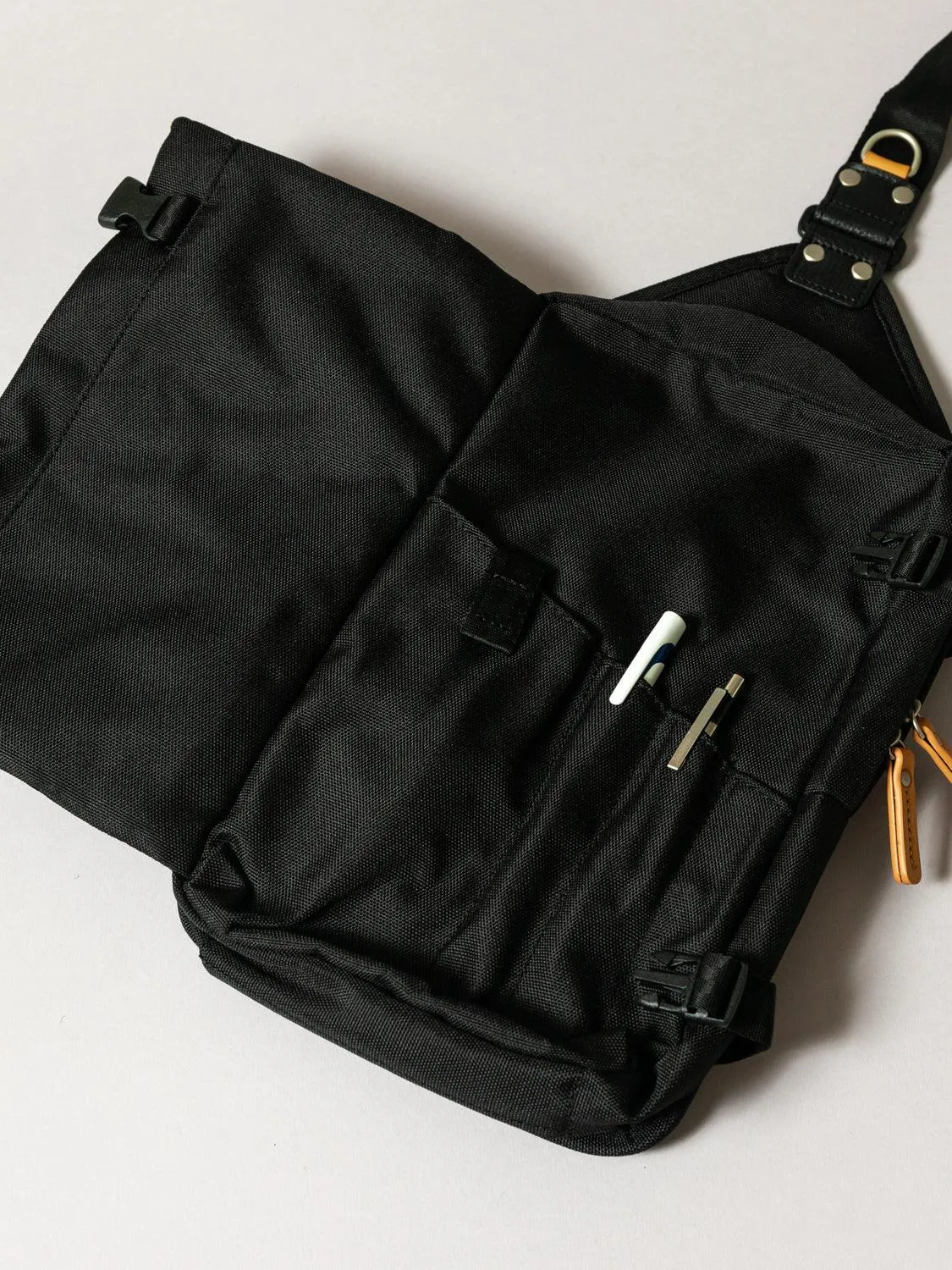 Explorer Sling Pack