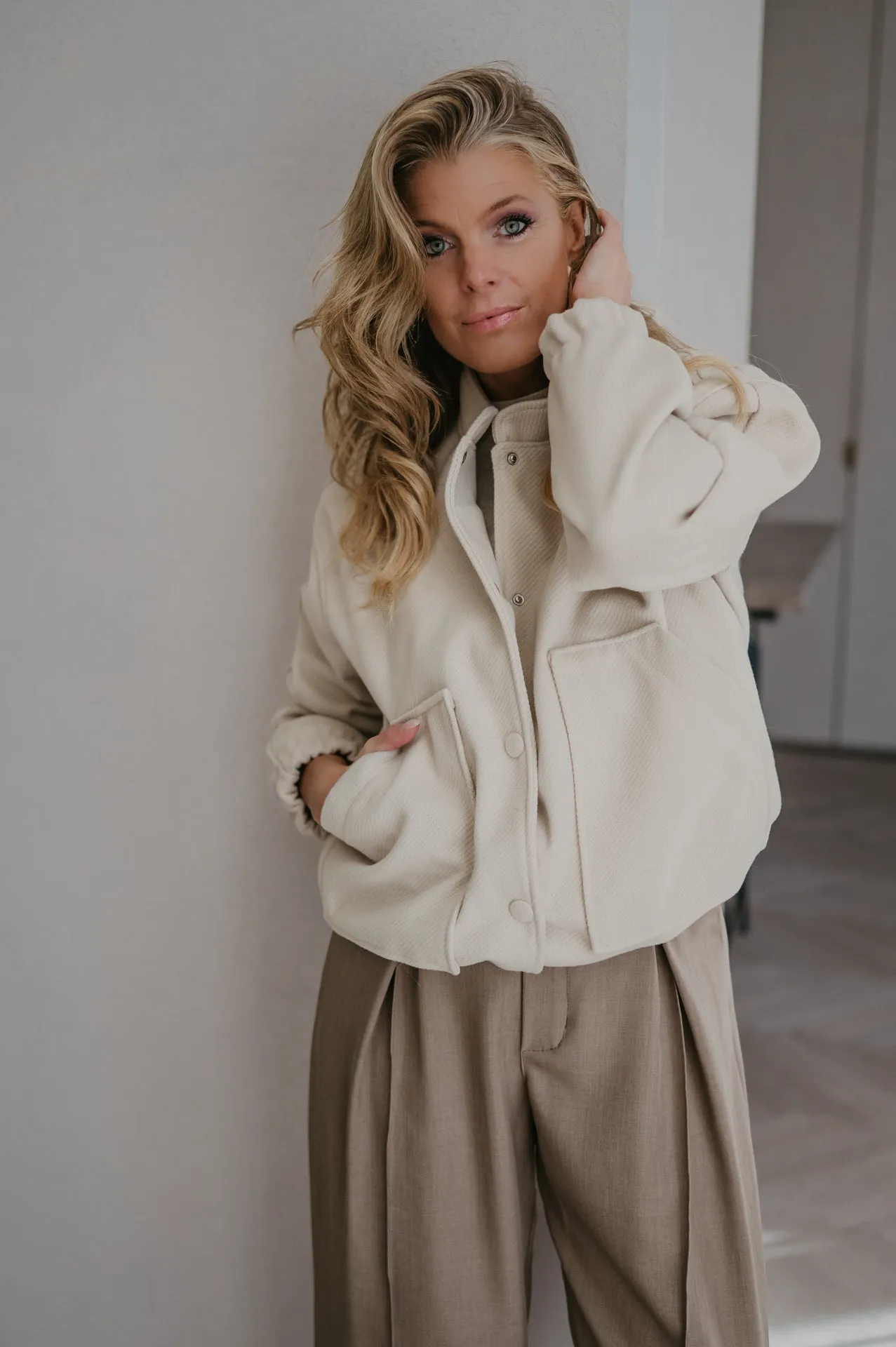 Regna bomber jacket I Beige